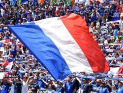 Фанаты сборной Франции перекрыли бульвар Клиши в Париже