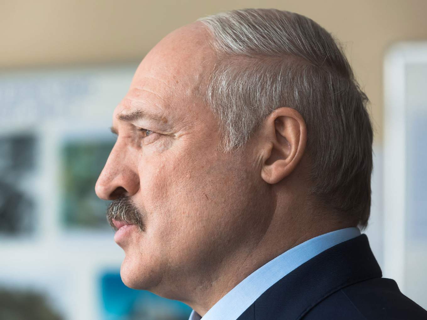 Александр Лукашенко объяснил, почему не ввёл карантин