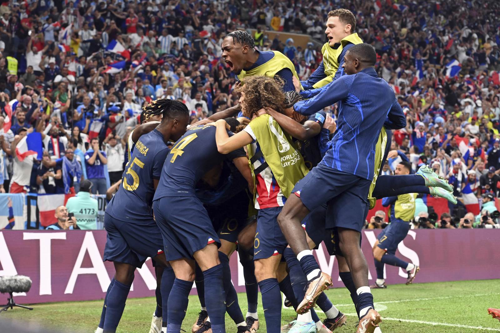 Сборная Франции может впервые за 20 лет выиграть все официальные матчи в году
