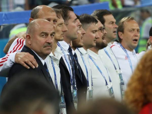 ​Черчесов: "Игроки и тренеры приходят и уходят, но сборная России есть всегда"