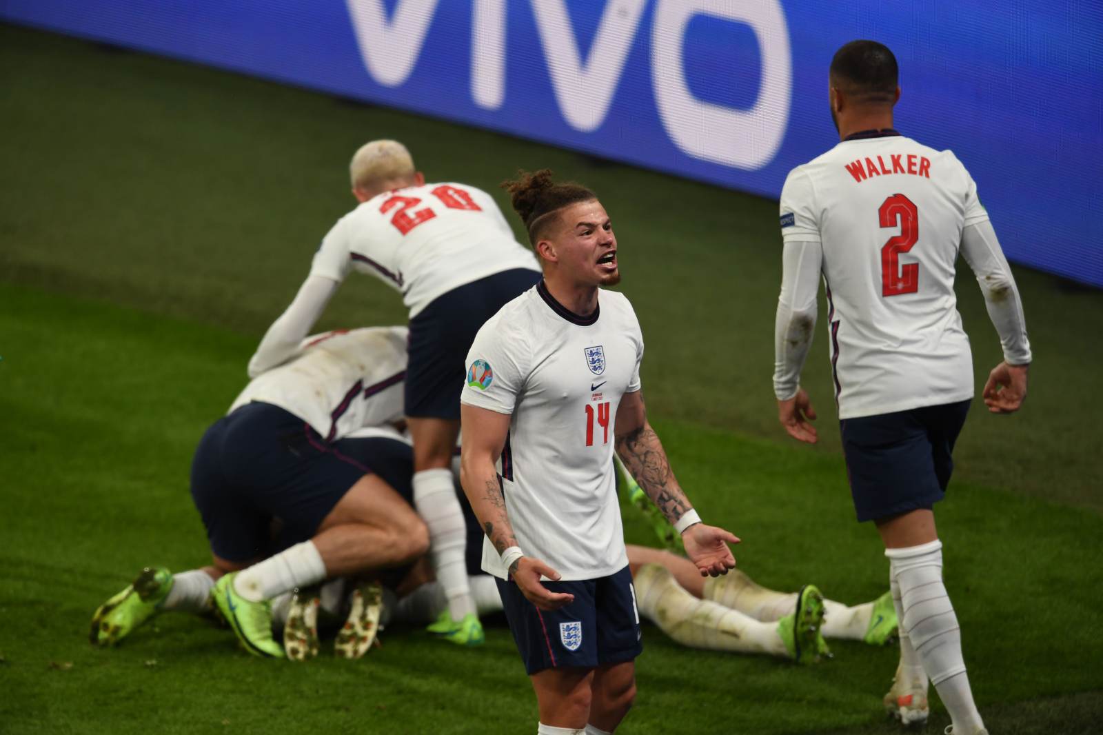 Сборной Англии грозит наказание за шабаш фанатов во время финала Евро-2020