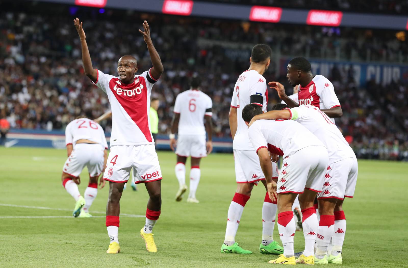 «Монако» впервые за четыре года не довёл до победы матч, в котором выигрывал с преимуществом в два гола