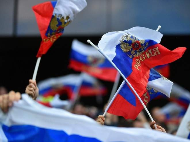 Правозащитник предлагает лишить гражданства России игроков, которые приняли участие в антироссийской акции