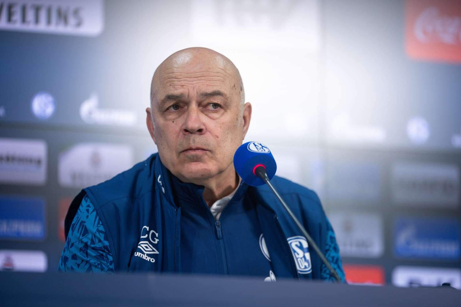​«Шальке» подтвердил третью отставку тренера за полгода