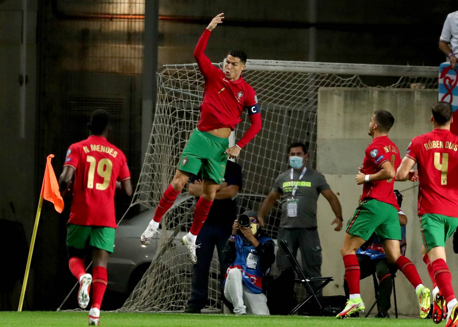 Сборная Португалии забила 4 мяча нигерийцам