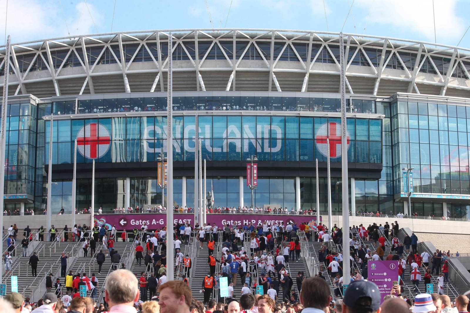 В Англии проведут проверку по делу беспорядков перед финалом Евро-2020