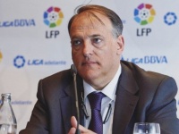 Президент Ла Лиги Тебас прокомментировал решение Хави остаться в «Барселоне»