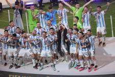 Президент Аргентины поздравил сборную с победой на мундиале