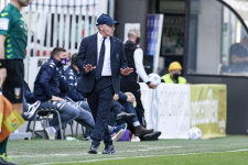 Якини объявил об уходе с поста главного тренера «Фиорентины» по окончании сезона