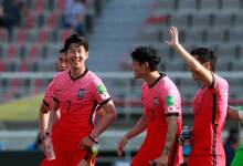 Тренер Южной Кореи получил красную карточку после финального свистка
