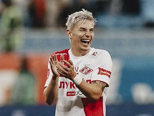 Выбери 2 футбольных команды. Футбольный клуб. Рфпл логотипы клубов. Сколько игроков игроков в футбольной команде. Футбольная команда 11 игроков.