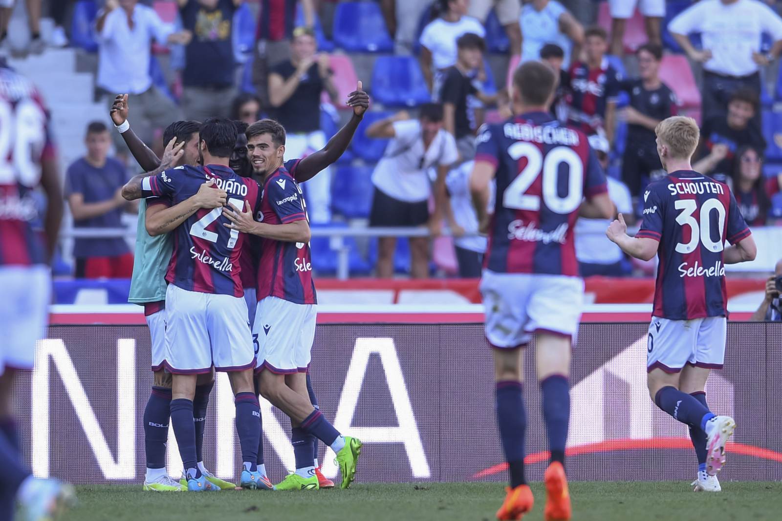 «Болонья» прервала серию неудач, забив 4 гола «Сассуоло»