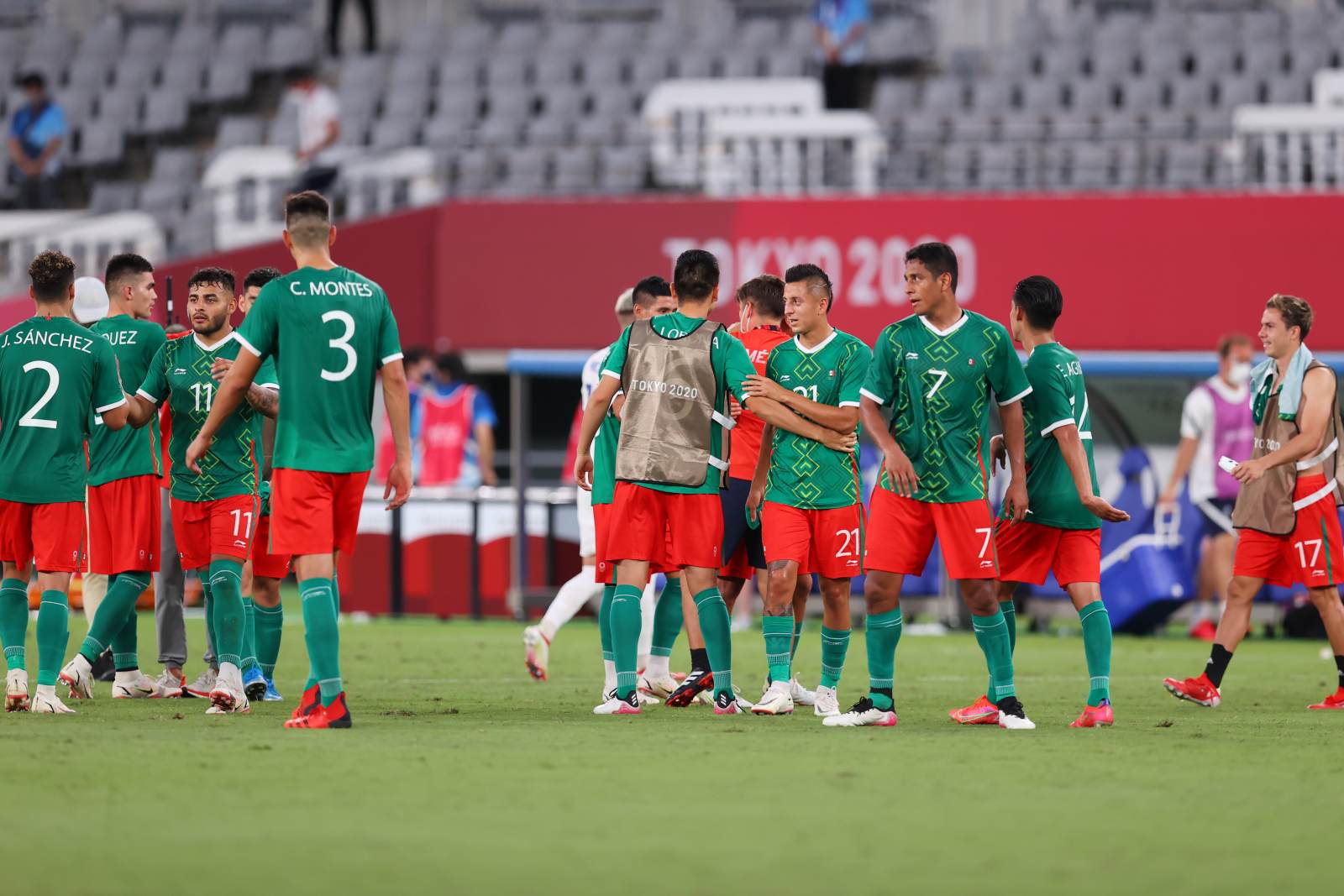 Игроки сборной Мексики перед ЧМ-2022 написали письма сами себе