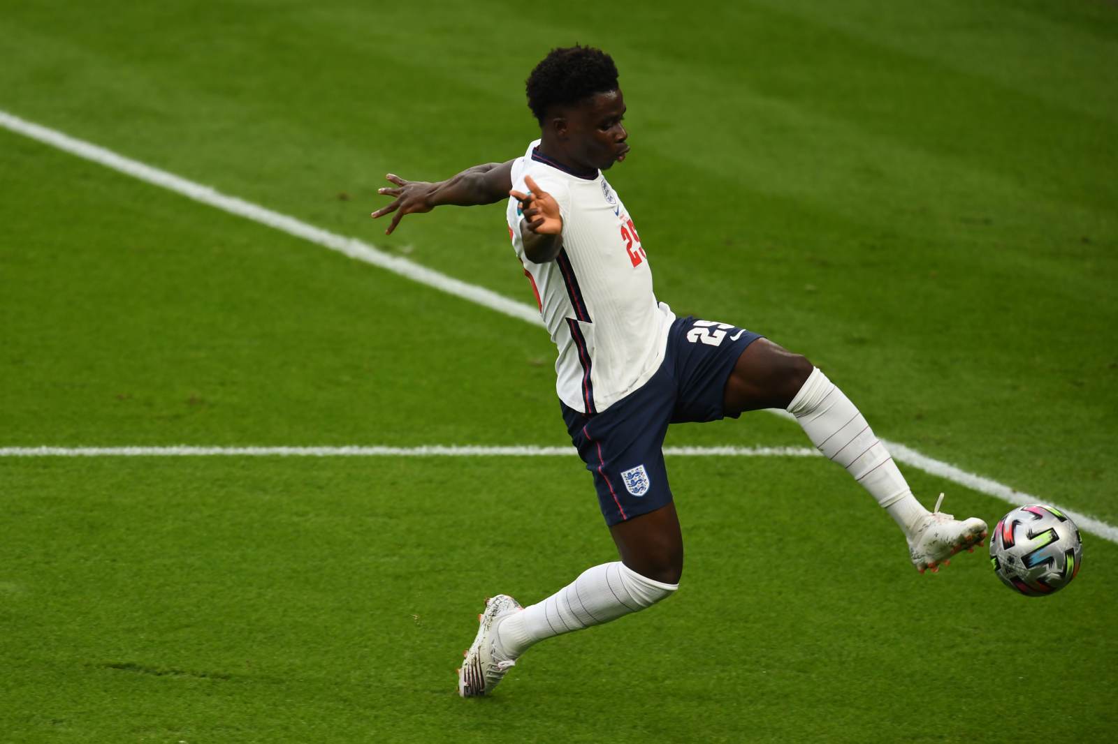 Сака сделал разгромным счёт в матче Англия - Сенегал