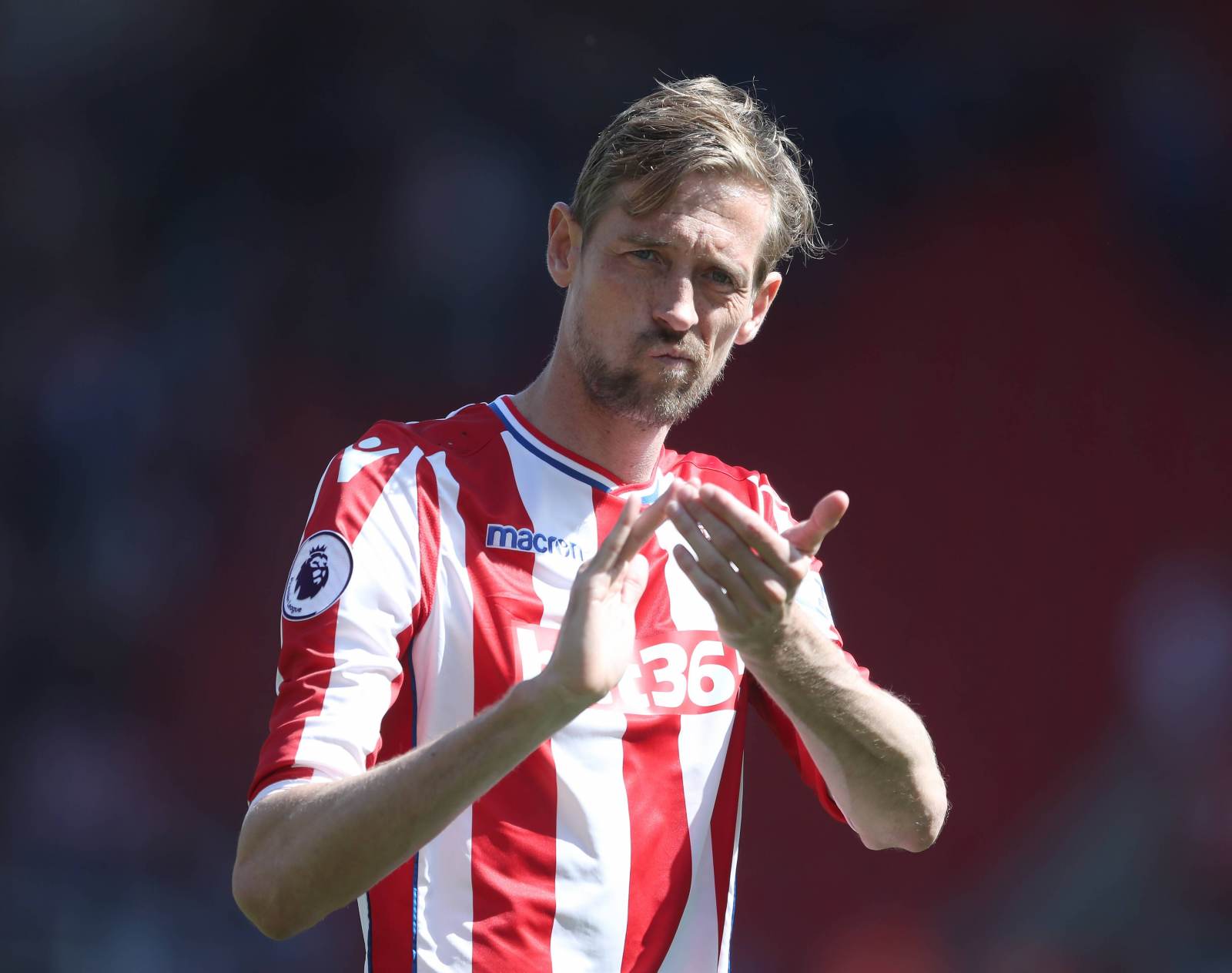 Крауч футболист. Питер Крауч футболист. Peter Crouch 2020. Крауч река Англия. Crouch девоka.