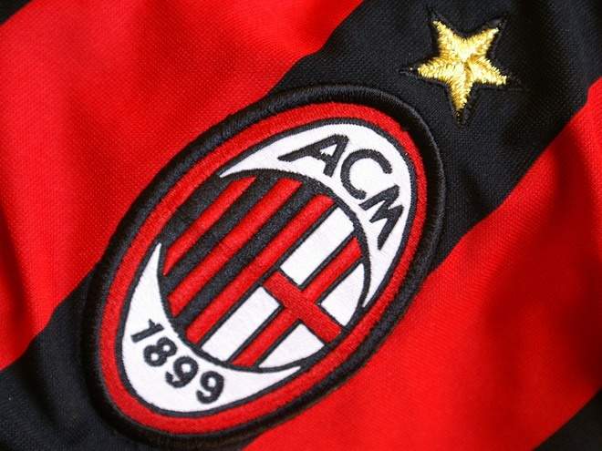 Защитник "Милана" повторил рекорд Серии А по числу красных карточек за сезон