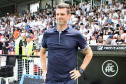 Мотта покинет Болонью  назван будущий клуб тренера