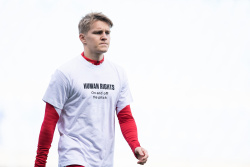 Накануне игры с Манчестер Сити Эдегор отобедал в японском ресторане со своей невестой
