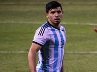 Агуэро забил двадцатый гол в Лиге чемпионов