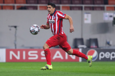 «Атлетико» официально объявил об уходе Суареса