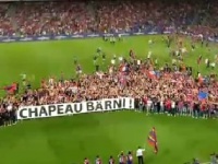 Фанаты "Базеля" выбежали на поле прямо посреди матча, чтобы поблагодарить президента клуба