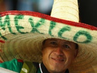 Болельщик из Мексики прибыл на матч чемпионата мира на велосипеде