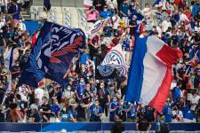 Словаки начали домашний чемпионат Европы с разгромного поражения от французов