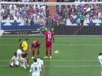 Курьёзный гол "Реала" в ворота "Севильи"