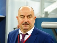 Черчесов опередил Саутгейта и Аллегри в голосовании за лучшего тренера года