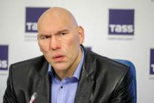Валуев: «Я против пива на стадионах, не должно быть алкоголя в спорте»
