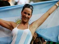 Сборную Аргентины поддержали нецензурной надписью на баннере