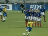 20 лет назад Роберто Карлос забил легендарный штрафной в ворота Франции