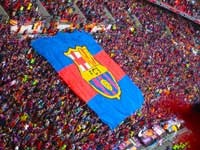 "Барселона" намерена усилиться еще одним защитником