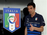 Буффон: "Сборная Италии - футбольные мазохисты"