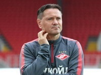 Аленичев останется в "Спартаке", если выведет команду в Лигу Европы
