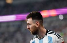 Месси схватил соперника за горло во время матча сборной Аргентины