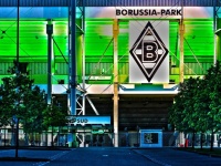 ​2000 «фанатов» мёнхенгладбахской «Боруссии» уже на стадионе – необычное решение для игр без зрителей